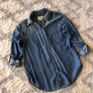 American Eagle- boyfriend fit shirt